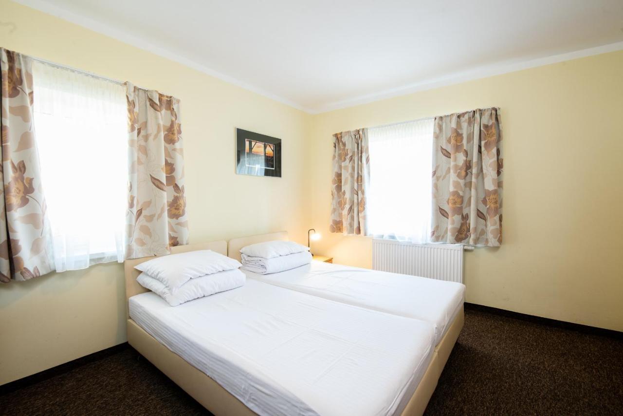 Nad Brzegiem Baltyku Hotel Sarbinowo Exterior foto